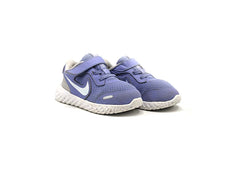 Nike Revolution 5