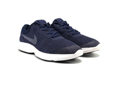 Nike Revolution 4