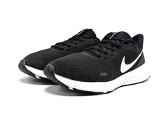Nike Revolution 5