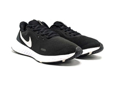 Nike Revolution 5