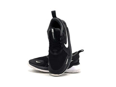 NIKE Flex Contact 4