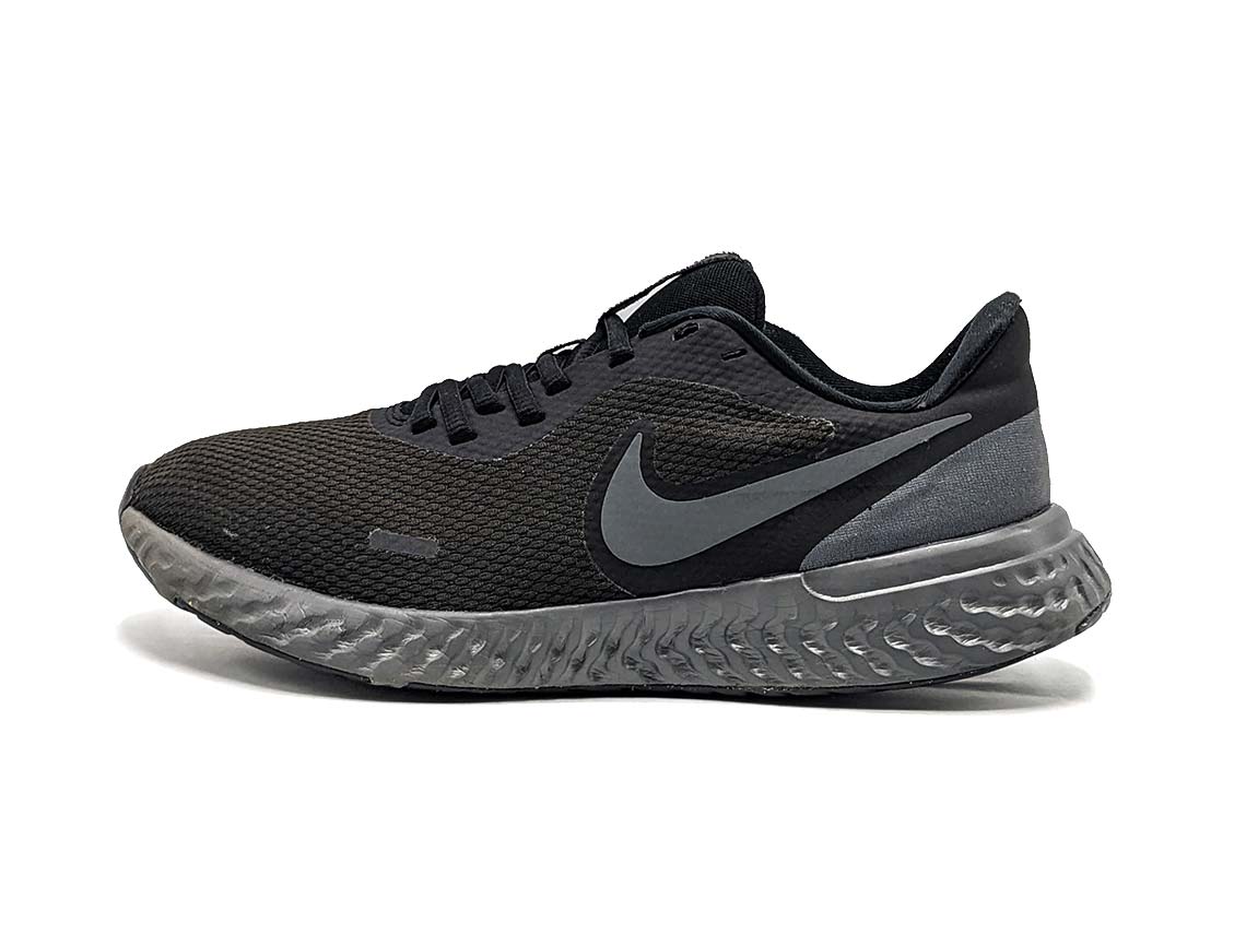 Nike Revolution 5