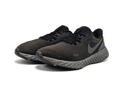 Nike Revolution 5