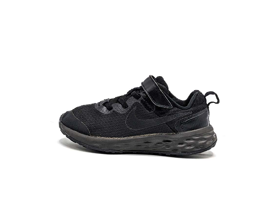 Nike Revolution 6
