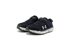 Under Armour Assert 8