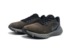 Nike Revolution 5