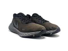 Nike Revolution 5