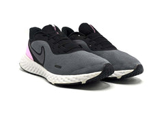 Nike Revolution 5