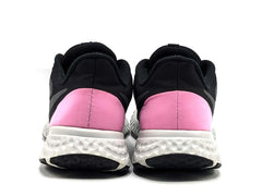 Nike Revolution 5