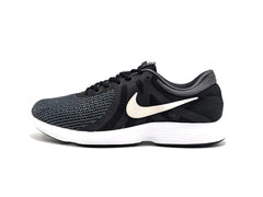 Nike Revolution 4