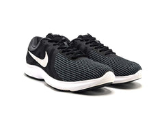 Nike Revolution 4