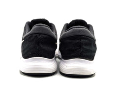 Nike Revolution 4