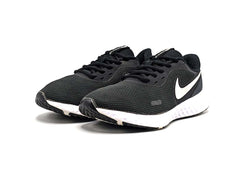 Nike Revolution 5