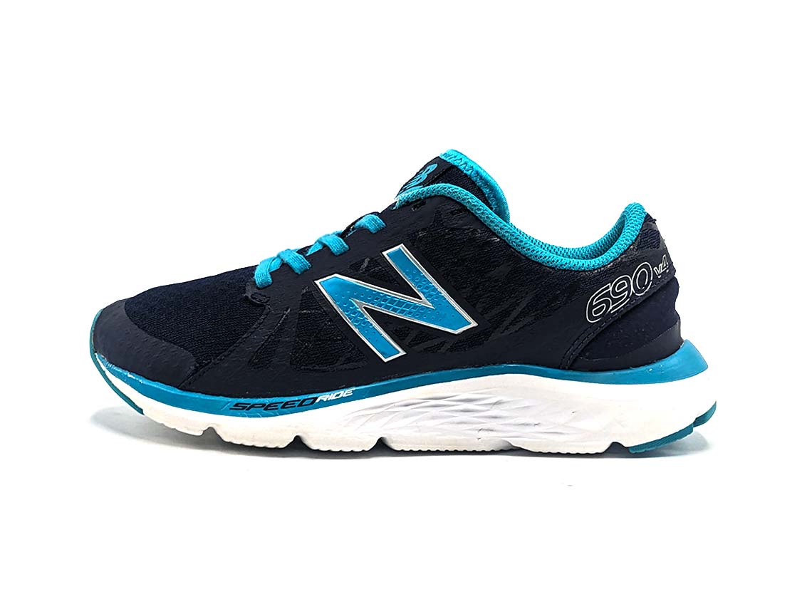 New Balance 690v4