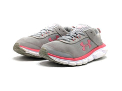 Under Armour Assert 8