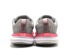 Under Armour Assert 8