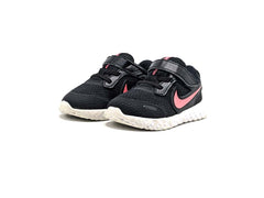 Nike Revolution 5