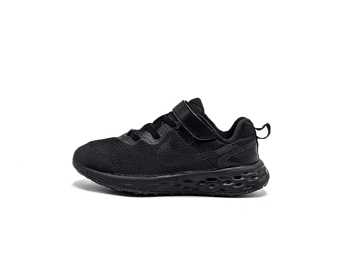 Nike Revolution 6
