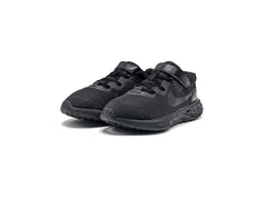 Nike Revolution 6