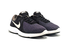 Nike Revolution 4