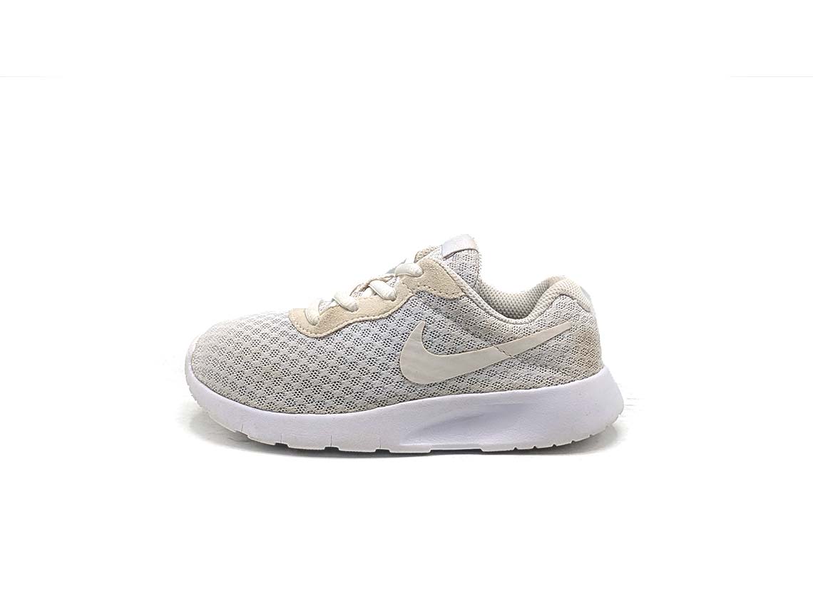Nike Tanjun
