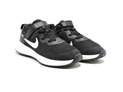 Nike Revolution 6