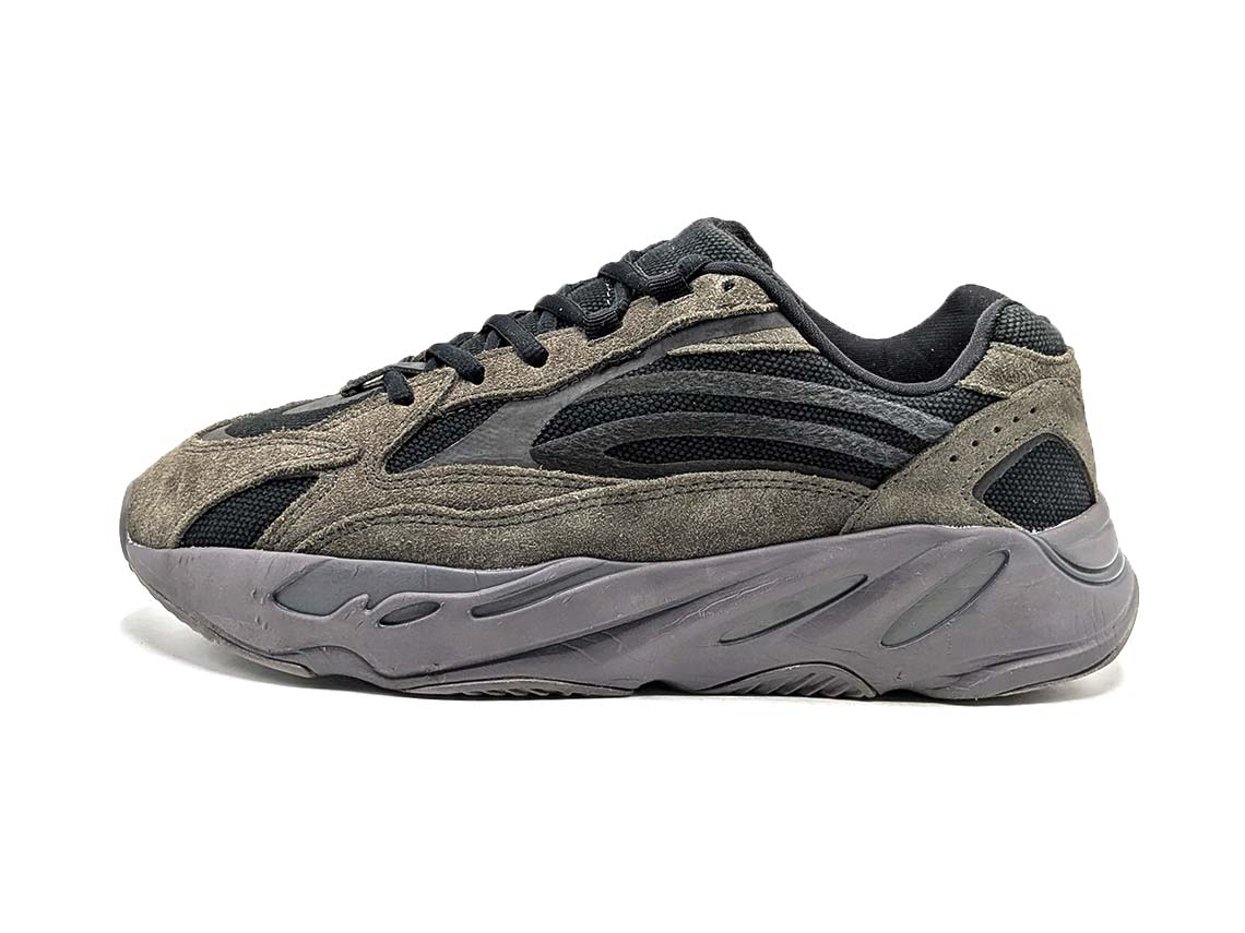 Adidas Yeezy Boost 700