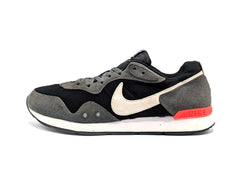 Nike Venture Runner