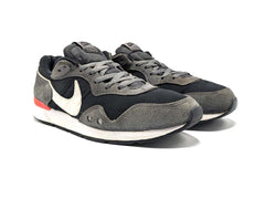 Nike Venture Runner