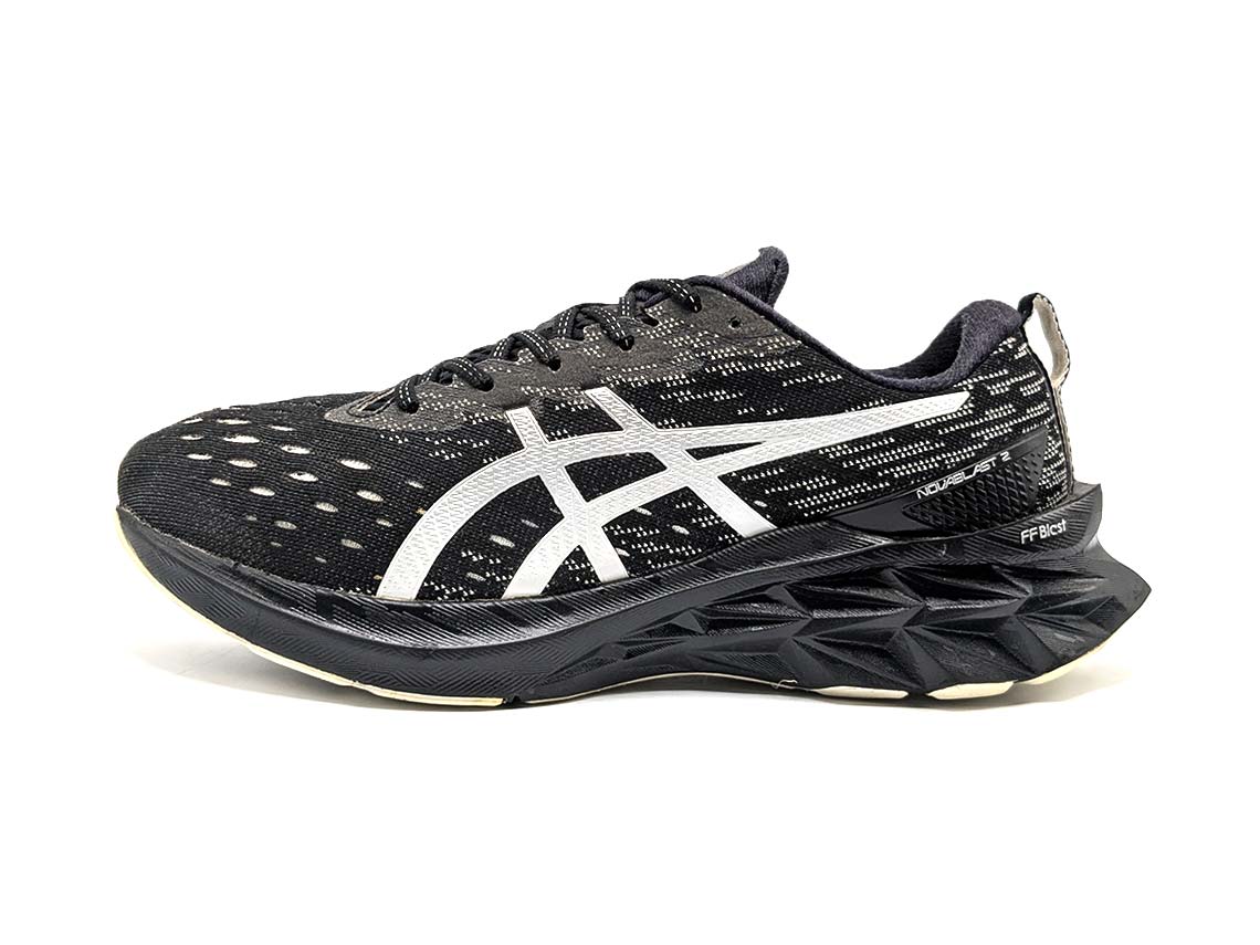 Asics Novablast 2