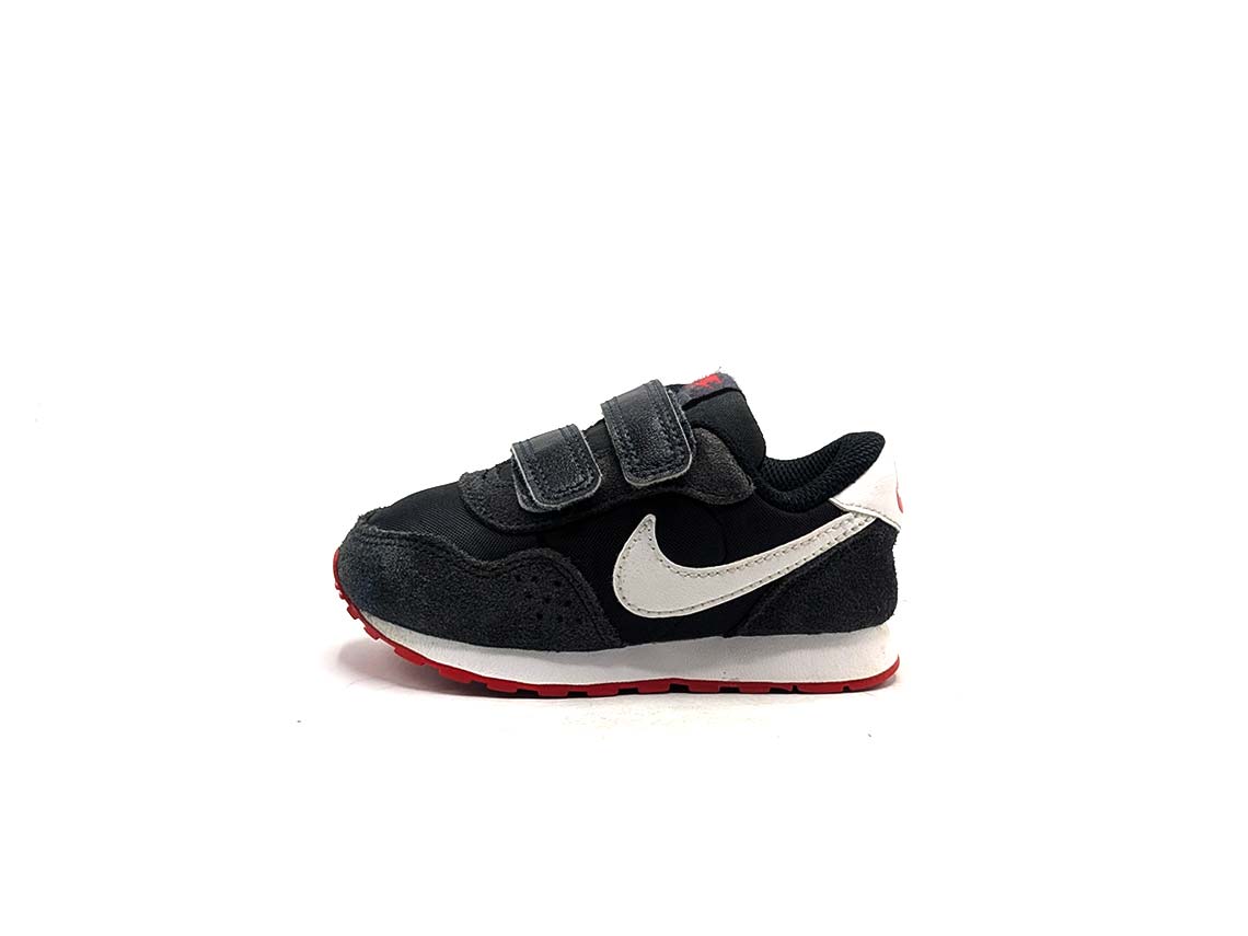 Nike MD Valiant