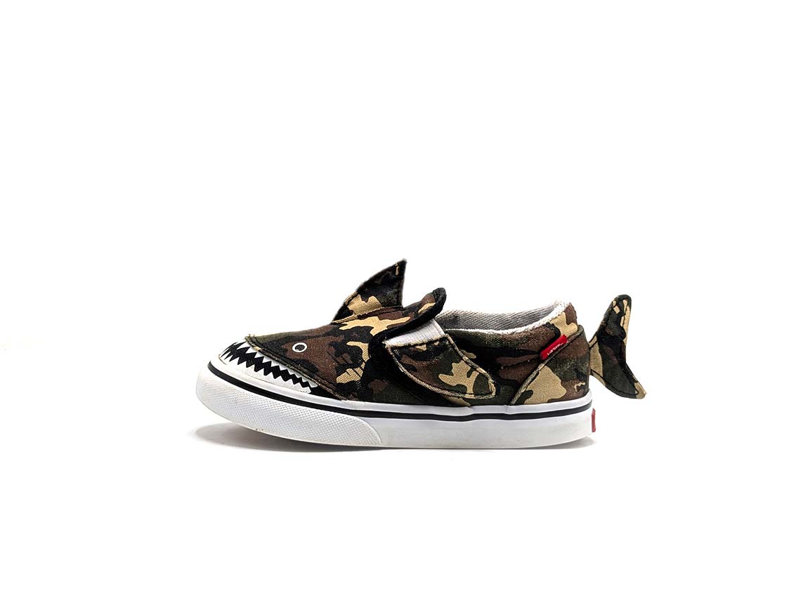Vans Slip-On Camo Shark