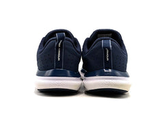 Under Armour Assert 8