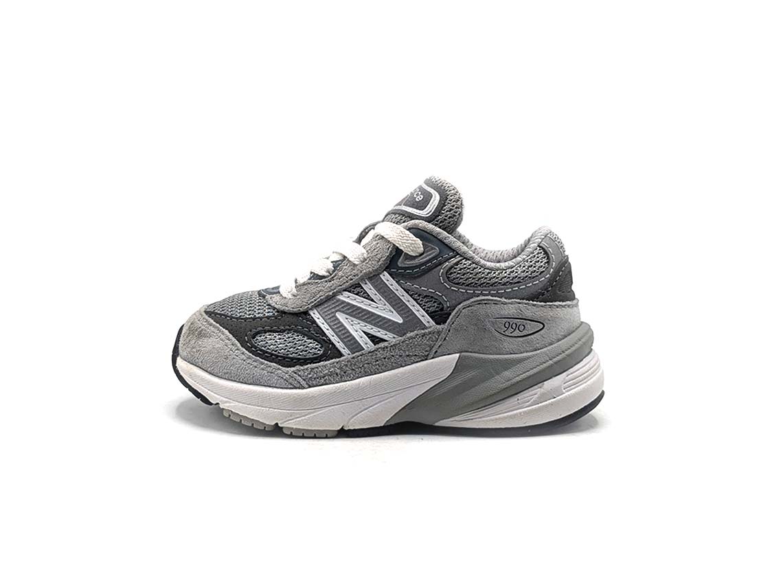 New Balance 990v6
