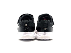 Nike Revolution 6