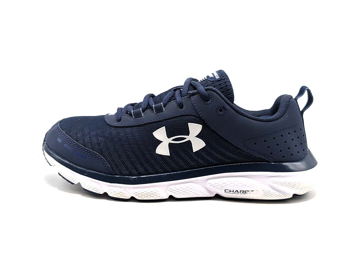 Under Armour Assert 8