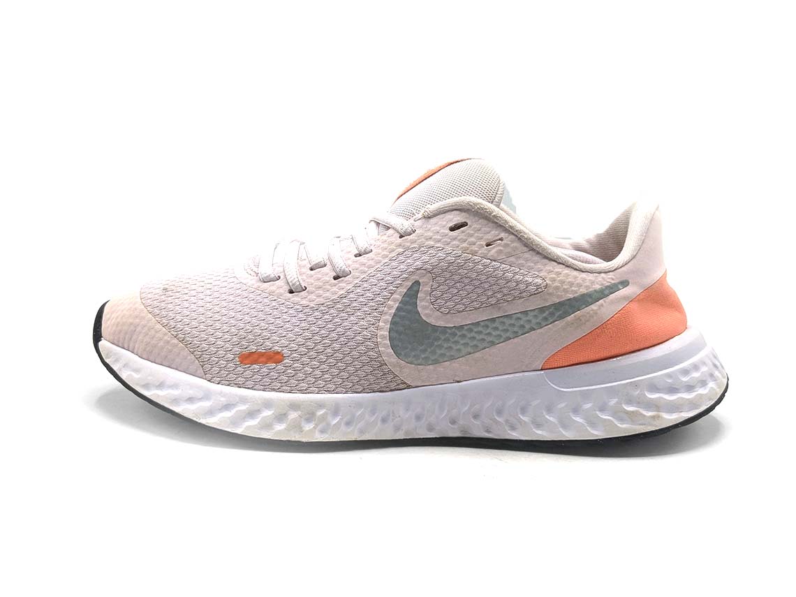 Nike Revolution 5