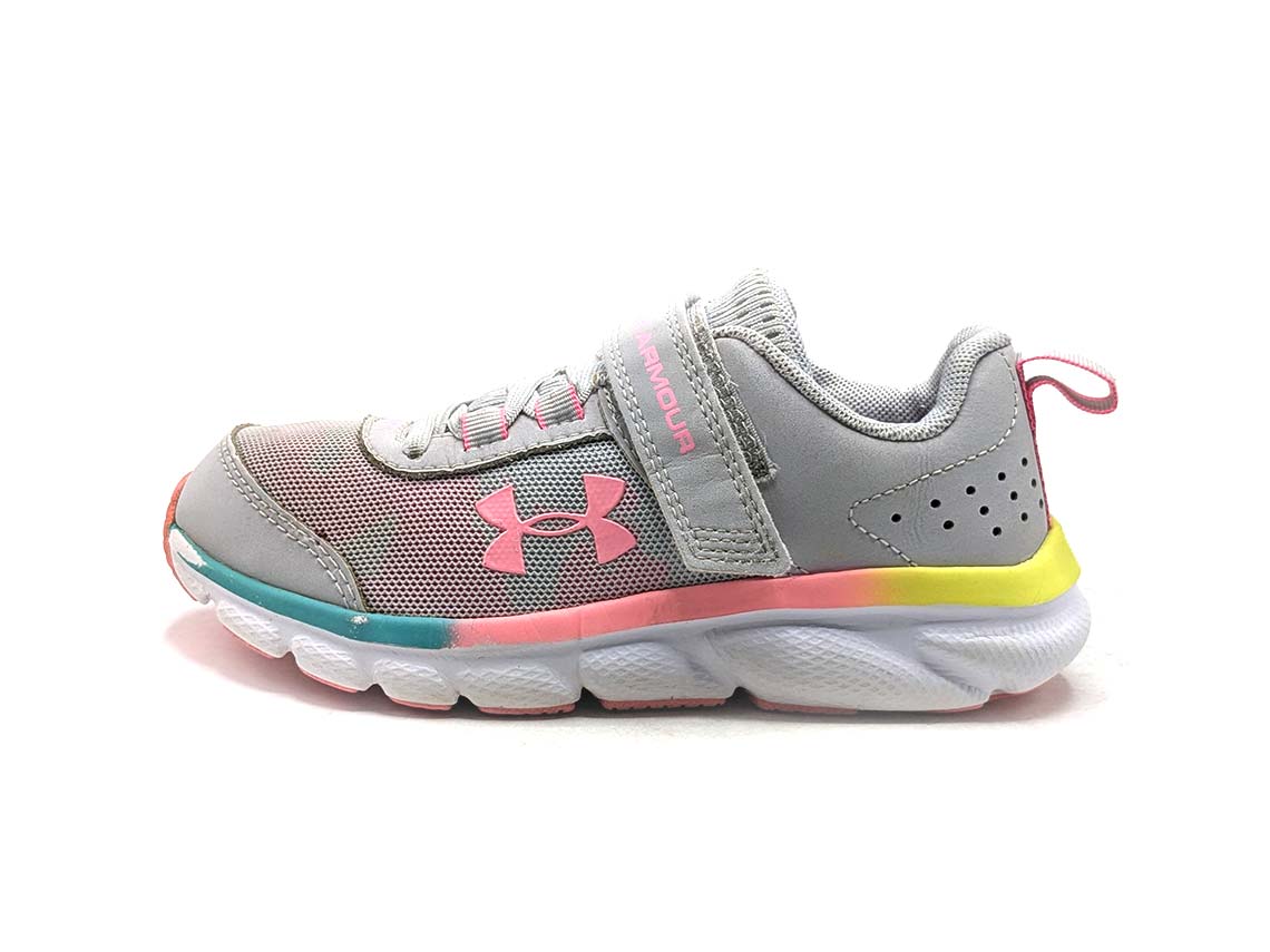 Under Armour Assert 8
