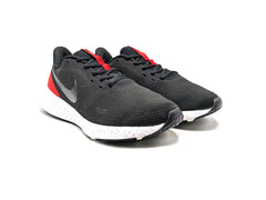 Nike Revolution 5