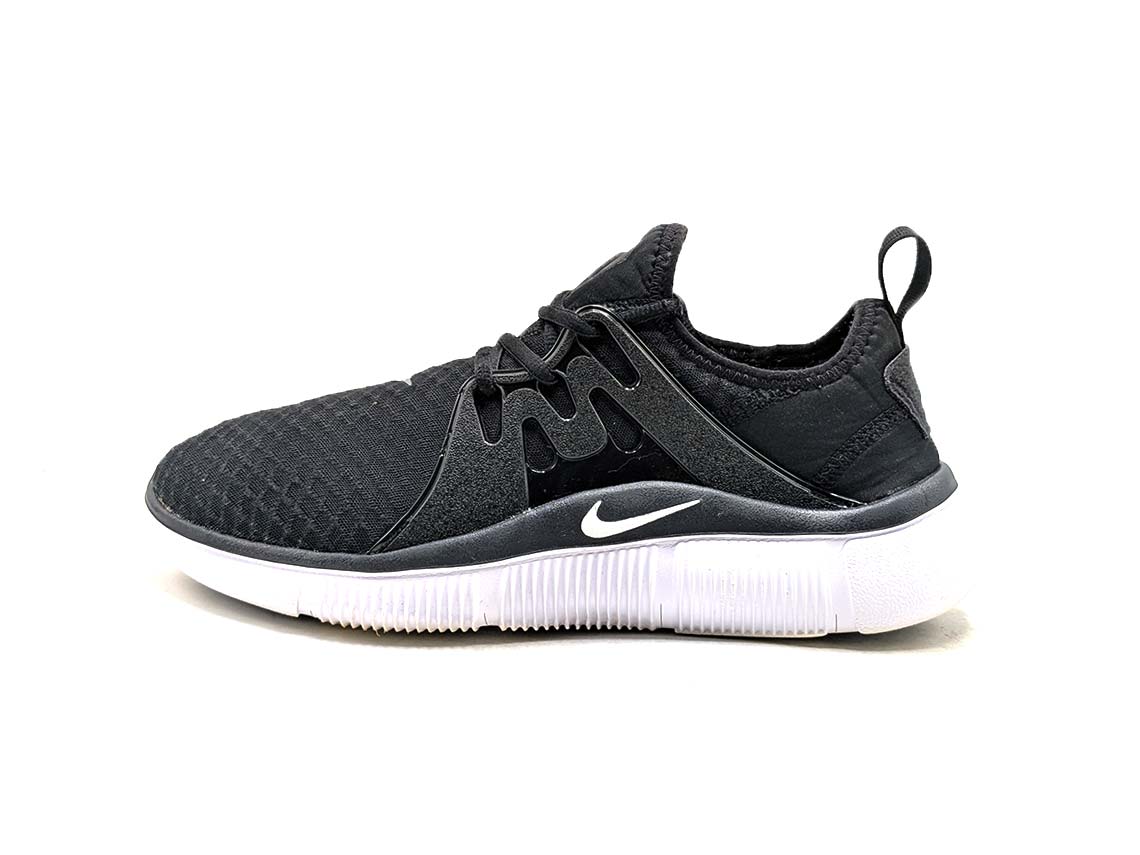 Nike Acalme