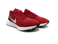Nike Revolution 5