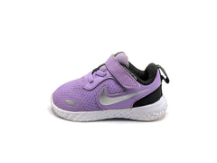 Nike Revolution 5