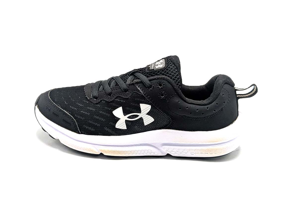 Under Armour Assert 10