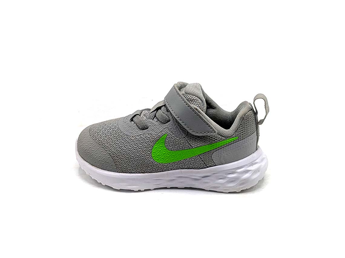 Nike Revolution 6
