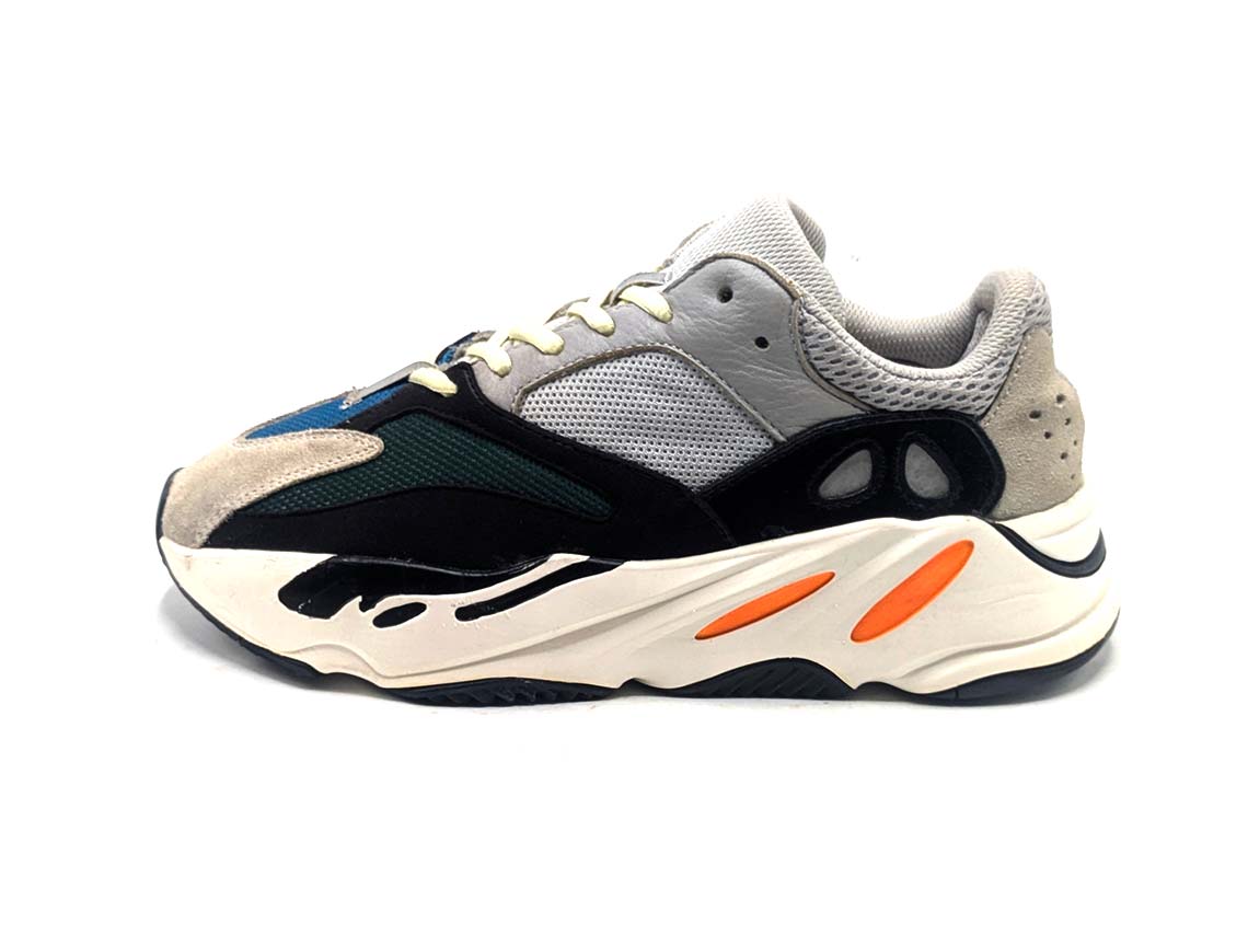 Adidas Yeezy Boost 700
