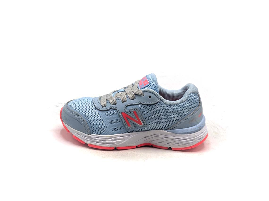 New Balance 680v5