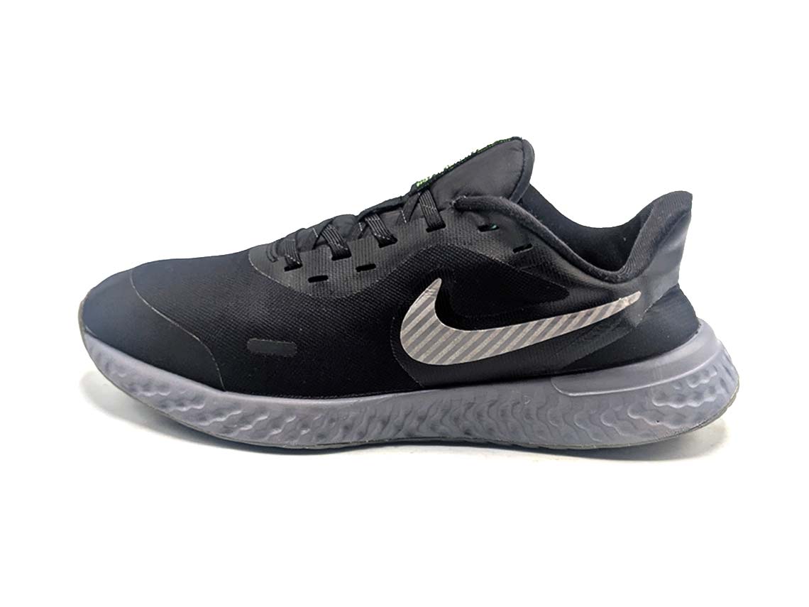 Nike Revolution 5