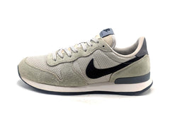 Nike Internationalist