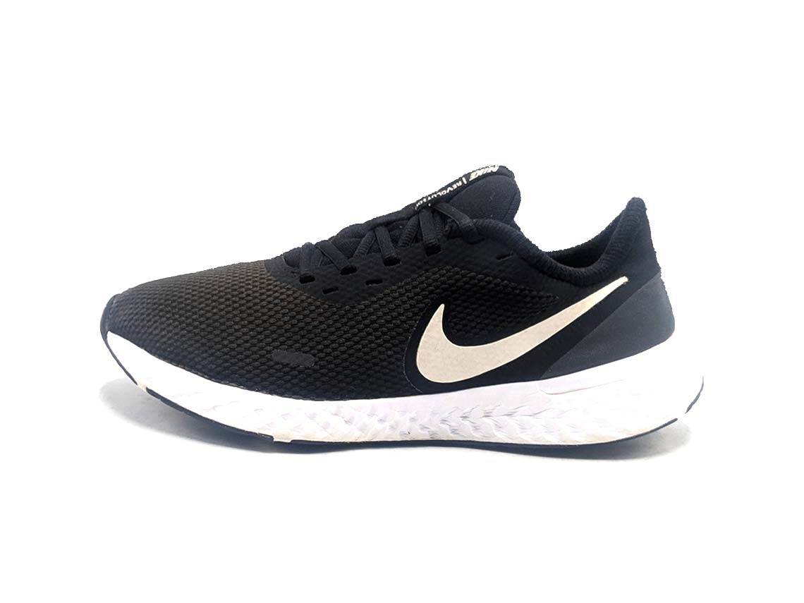 Nike Revolution 5