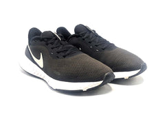 Nike Revolution 5